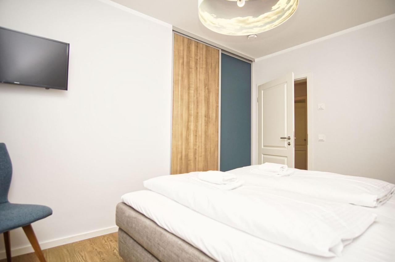 Zentrale Fewo Mit Terrasse, Gratis Nutzung Vom Ahoi Erlebnisbad Und Sauna In Sellin - Villa Anni Fewo 02 Goehren (Ruegen) Exterior foto